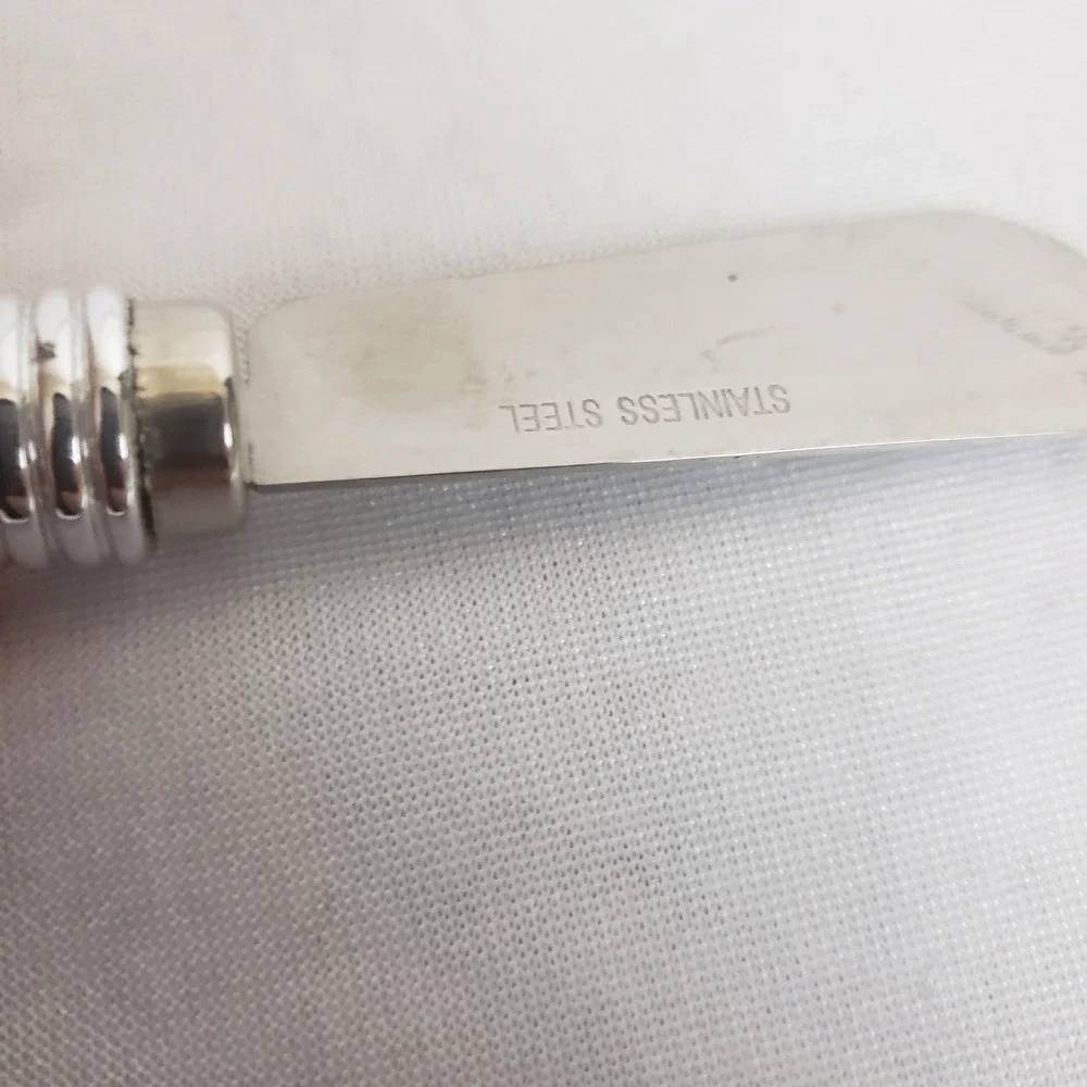 Set of 6 Christmas Holiday Spreaders Butter Knives- 4 Sur La Table, 2 Light bulb